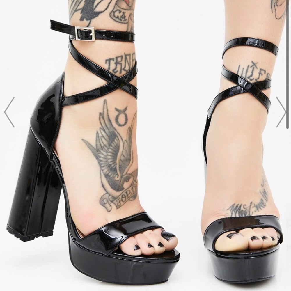STRAPPY PLATFORM HEELS